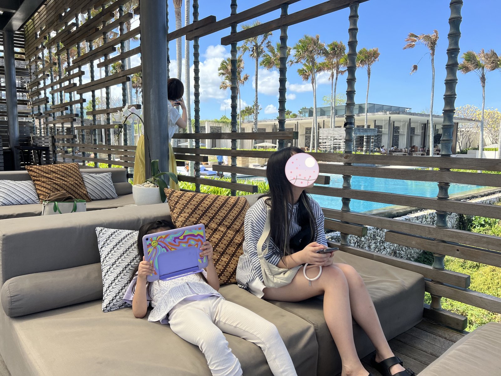 Relaxing on the room's terrace 