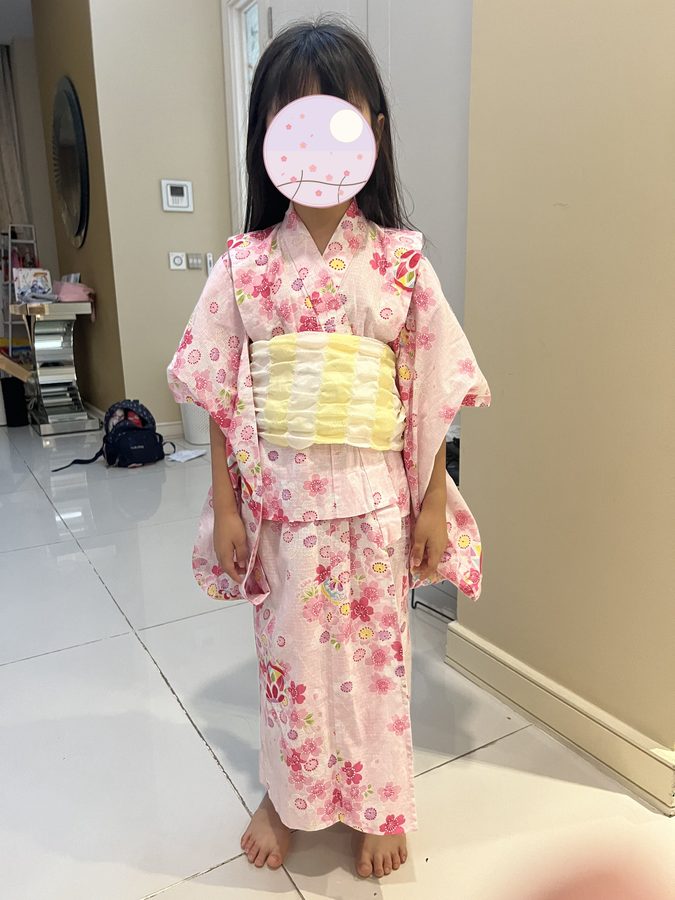A day we put her in a yukata. We kept up the Japanese occasions at home.