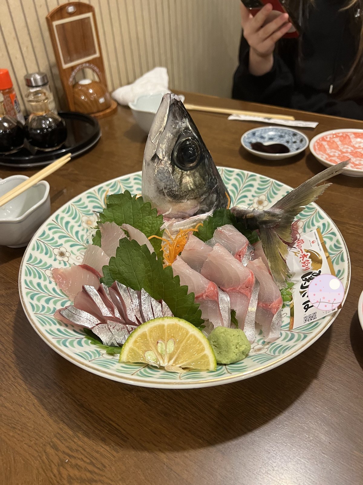 新鮮な魚の活き造り・舟盛り