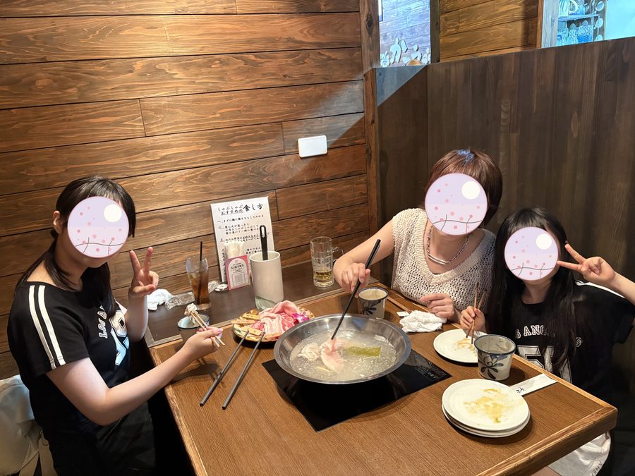 娘たちとしゃぶしゃぶを囲みました