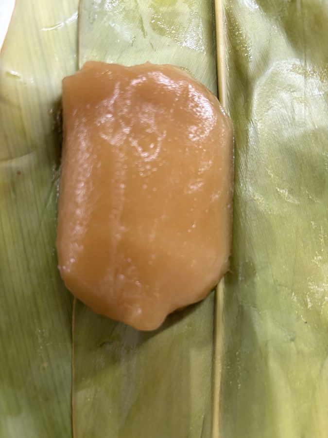 中身。もちもちしていますが、生姜の香りが強いです