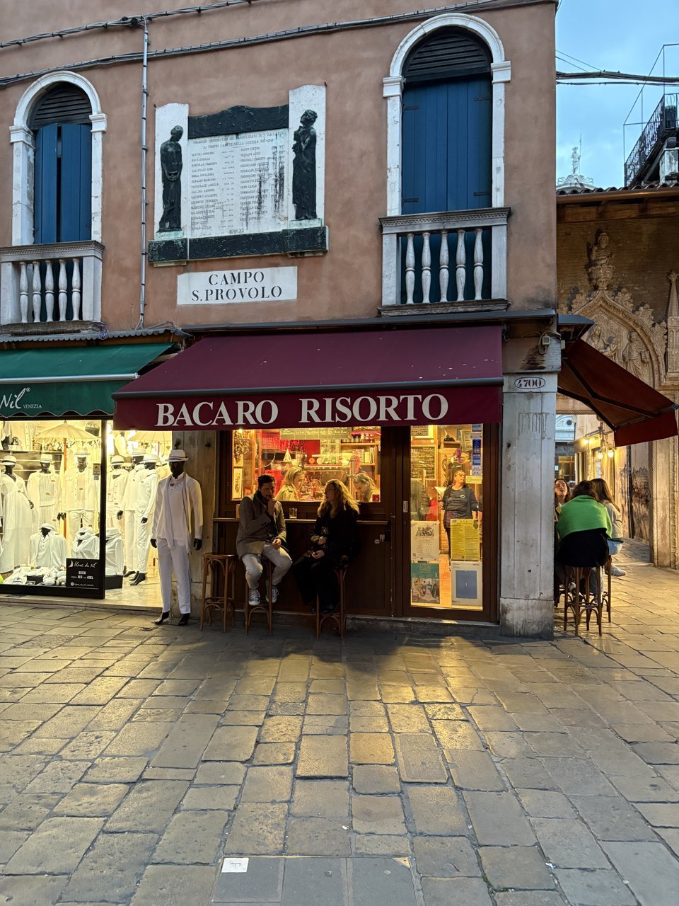 バーカロ「BACARO RISORTO」の店構え